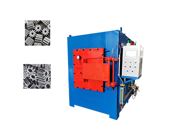 Horizontal vacuum sintering furnace